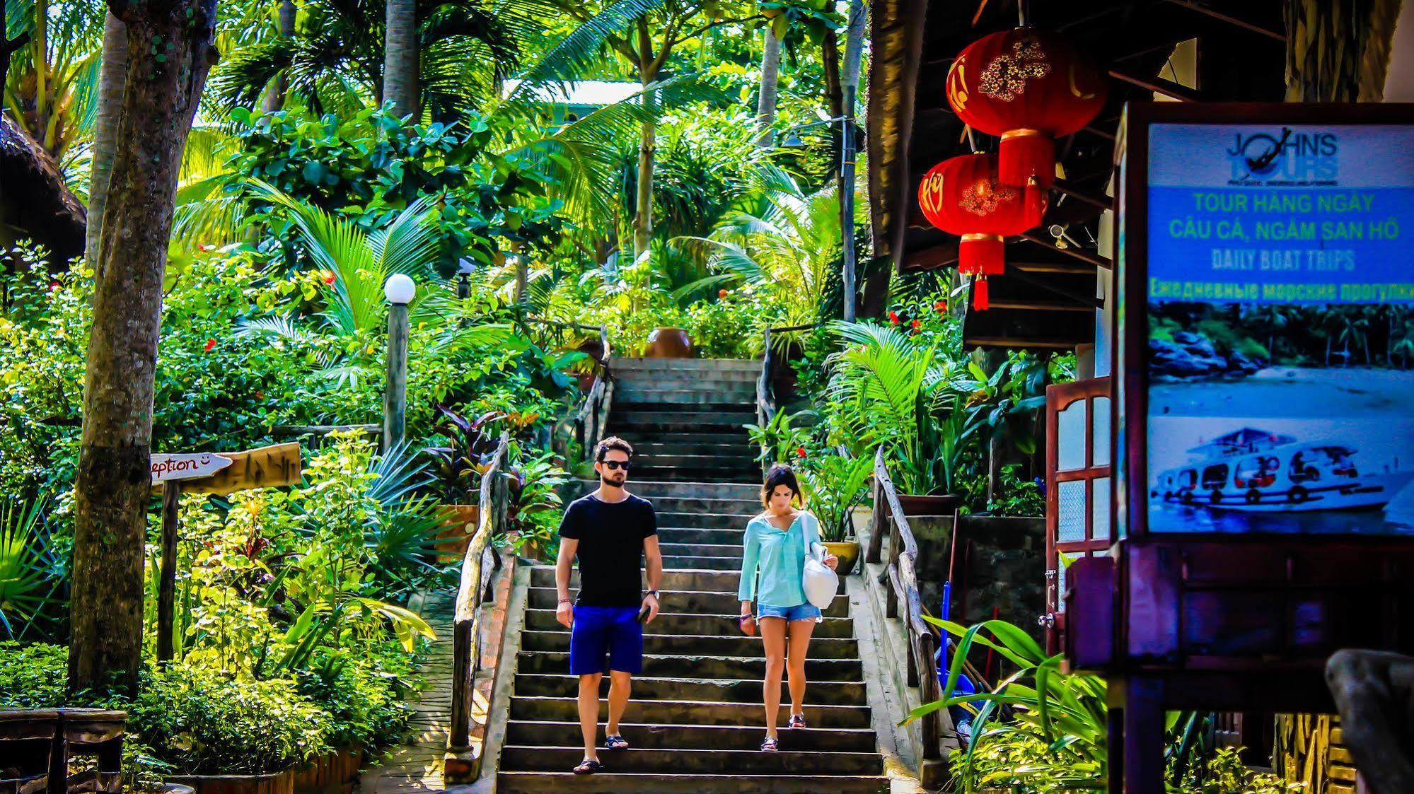 Lien Hiep Thanh Homestay & Beach Bar Duong Dong Exterior foto
