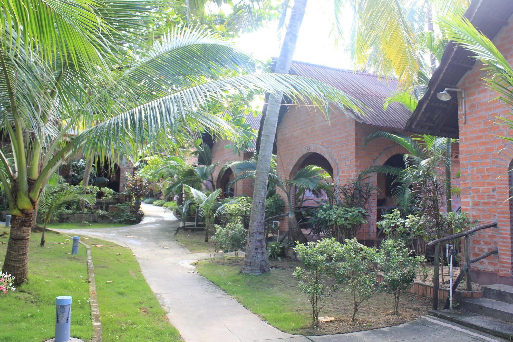 Lien Hiep Thanh Homestay & Beach Bar Duong Dong Exterior foto