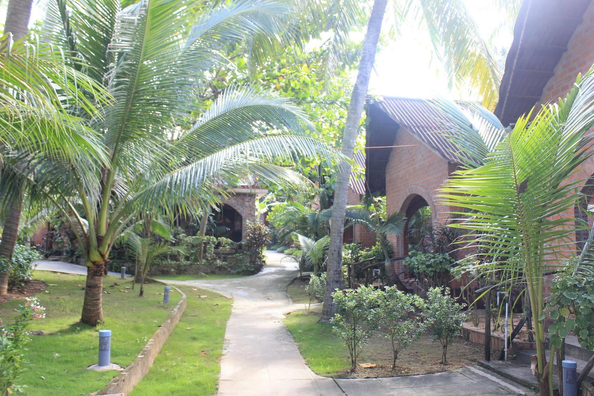 Lien Hiep Thanh Homestay & Beach Bar Duong Dong Exterior foto