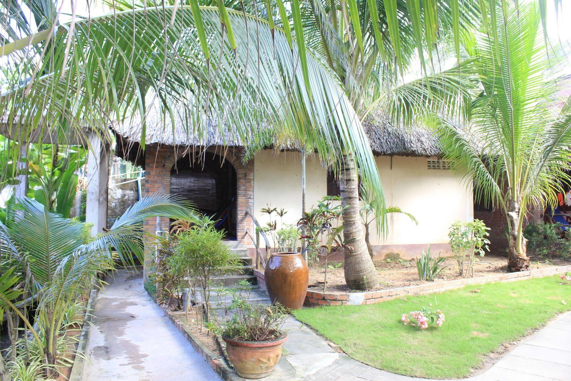 Lien Hiep Thanh Homestay & Beach Bar Duong Dong Exterior foto