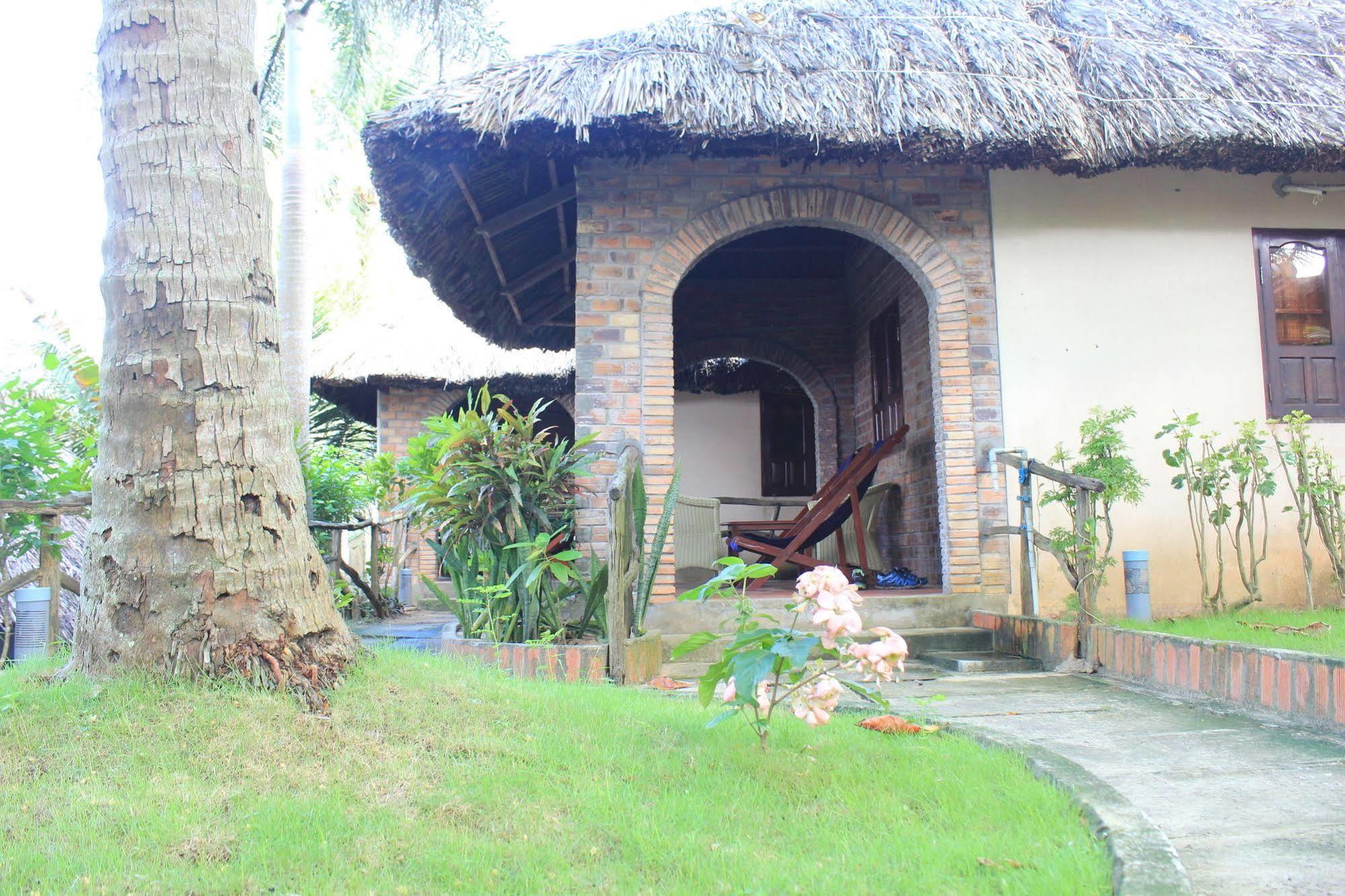 Lien Hiep Thanh Homestay & Beach Bar Duong Dong Exterior foto