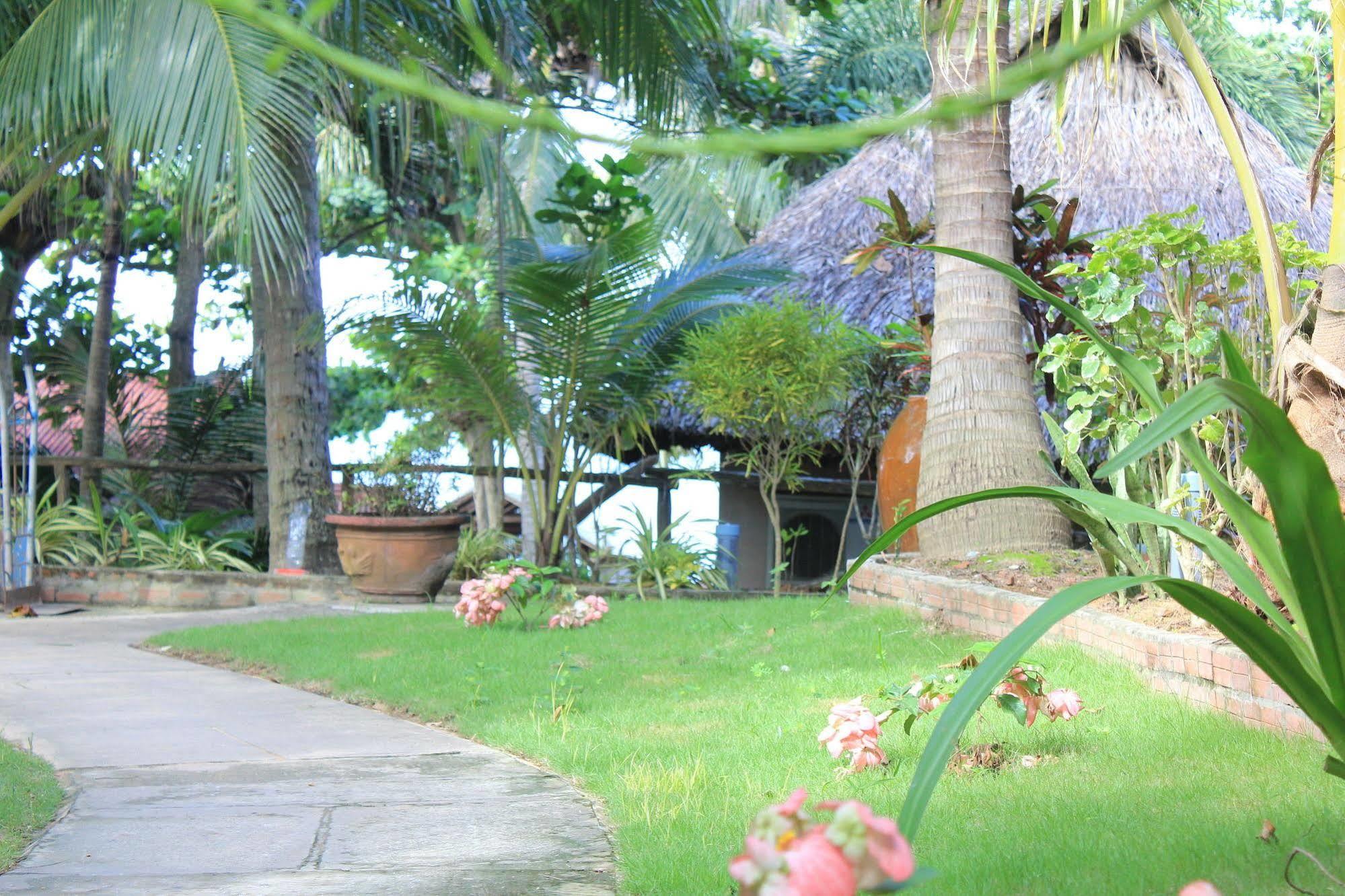 Lien Hiep Thanh Homestay & Beach Bar Duong Dong Exterior foto