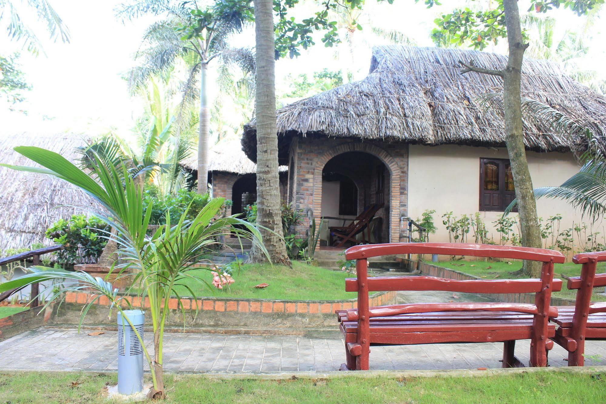 Lien Hiep Thanh Homestay & Beach Bar Duong Dong Exterior foto