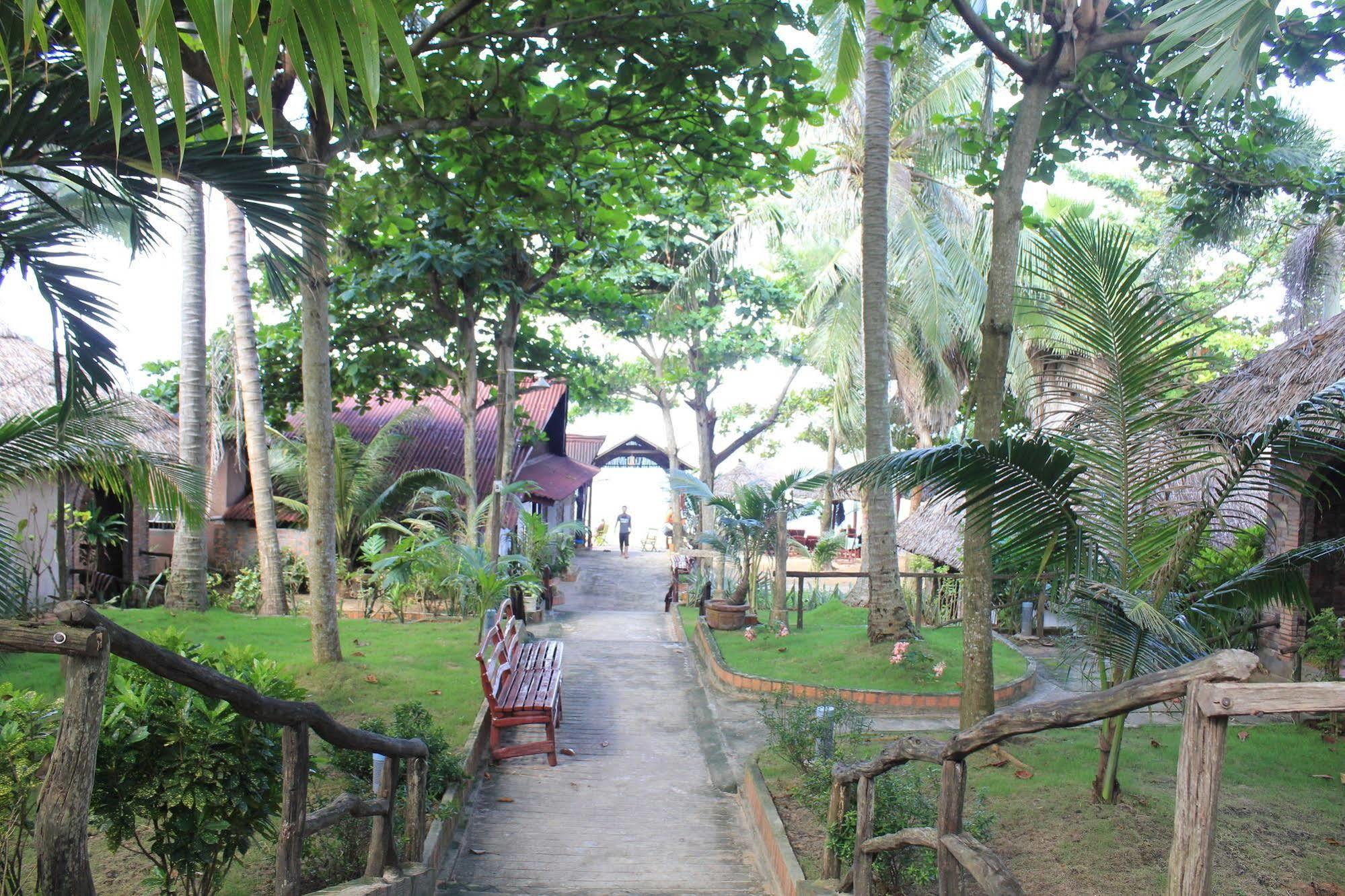Lien Hiep Thanh Homestay & Beach Bar Duong Dong Exterior foto